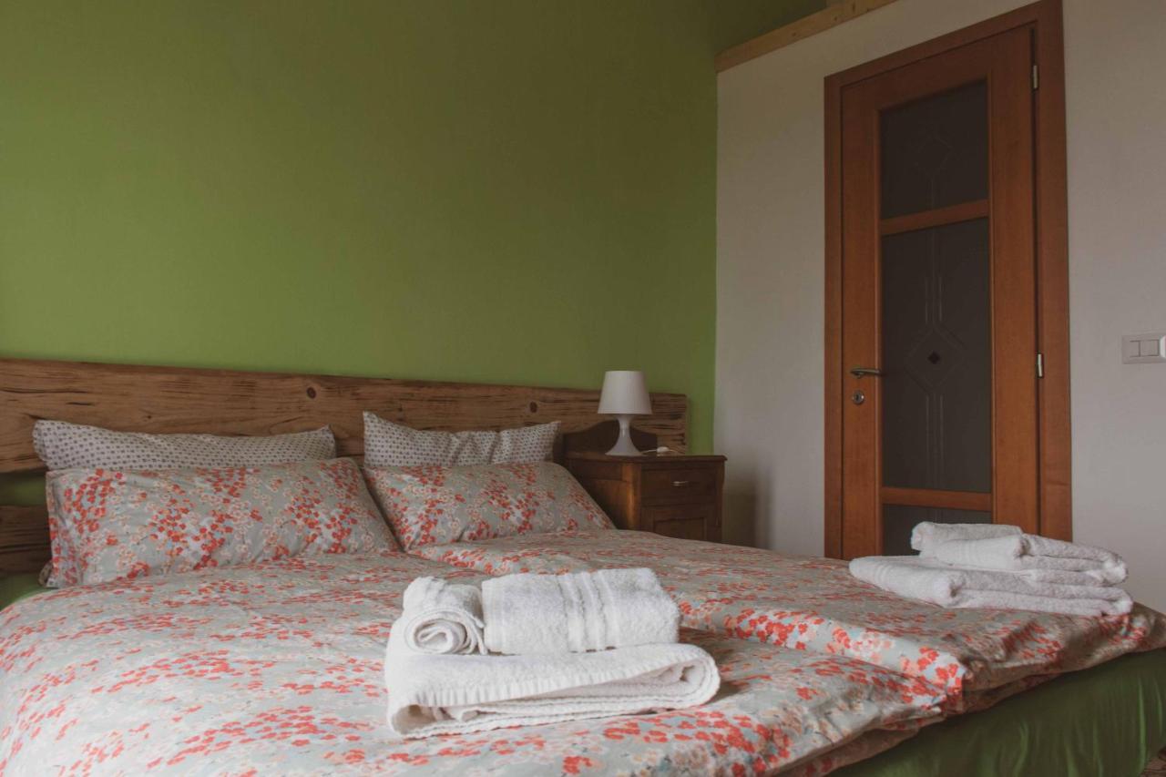 Bed And Breakfast Humus Sapiens Castiglione Chiavarese Exterior photo