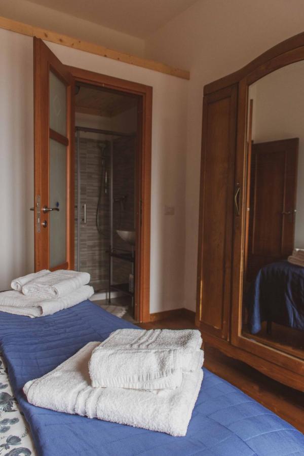 Bed And Breakfast Humus Sapiens Castiglione Chiavarese Exterior photo