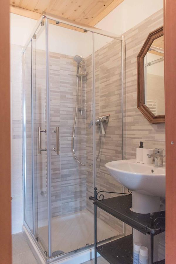 Bed And Breakfast Humus Sapiens Castiglione Chiavarese Exterior photo