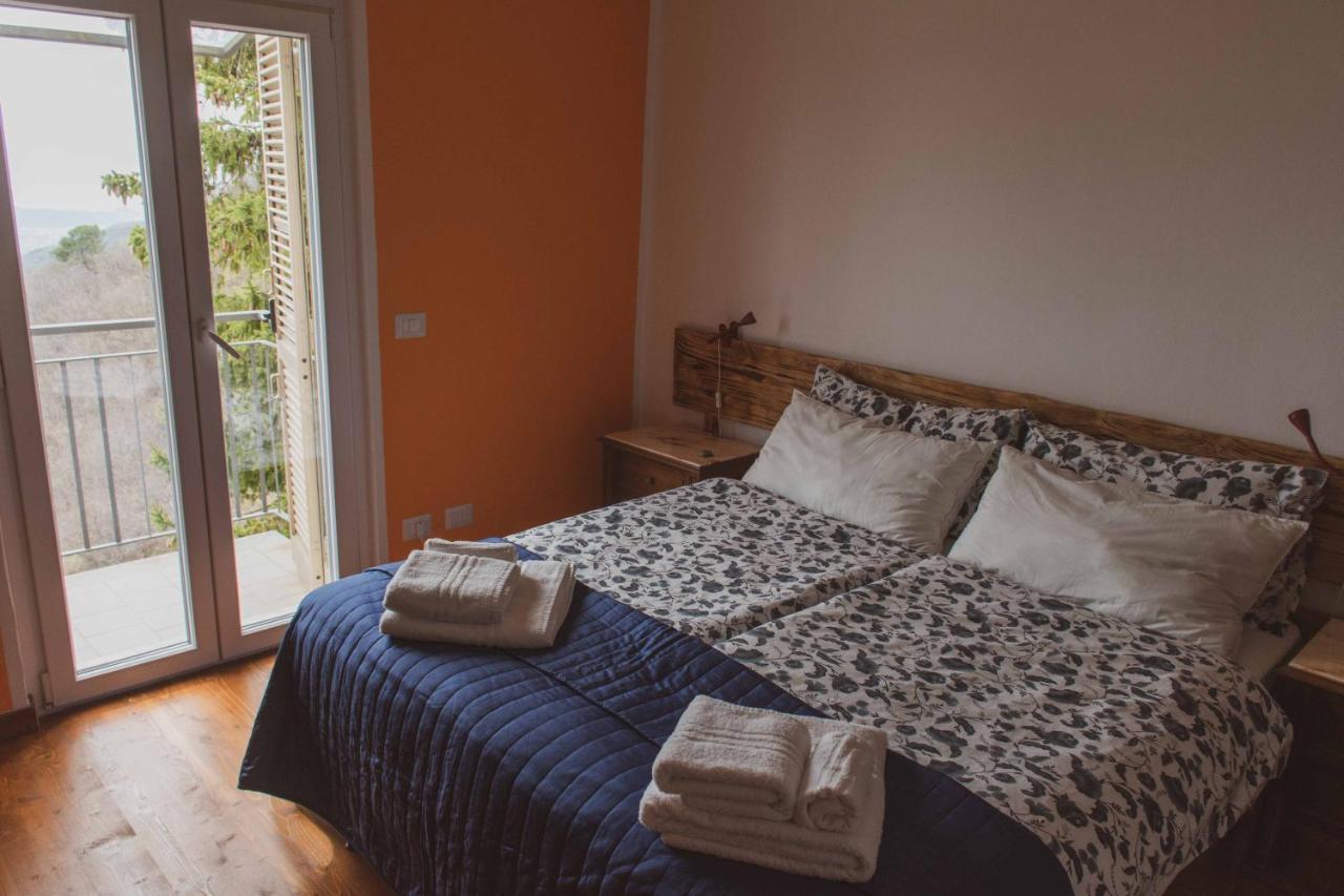 Bed And Breakfast Humus Sapiens Castiglione Chiavarese Exterior photo