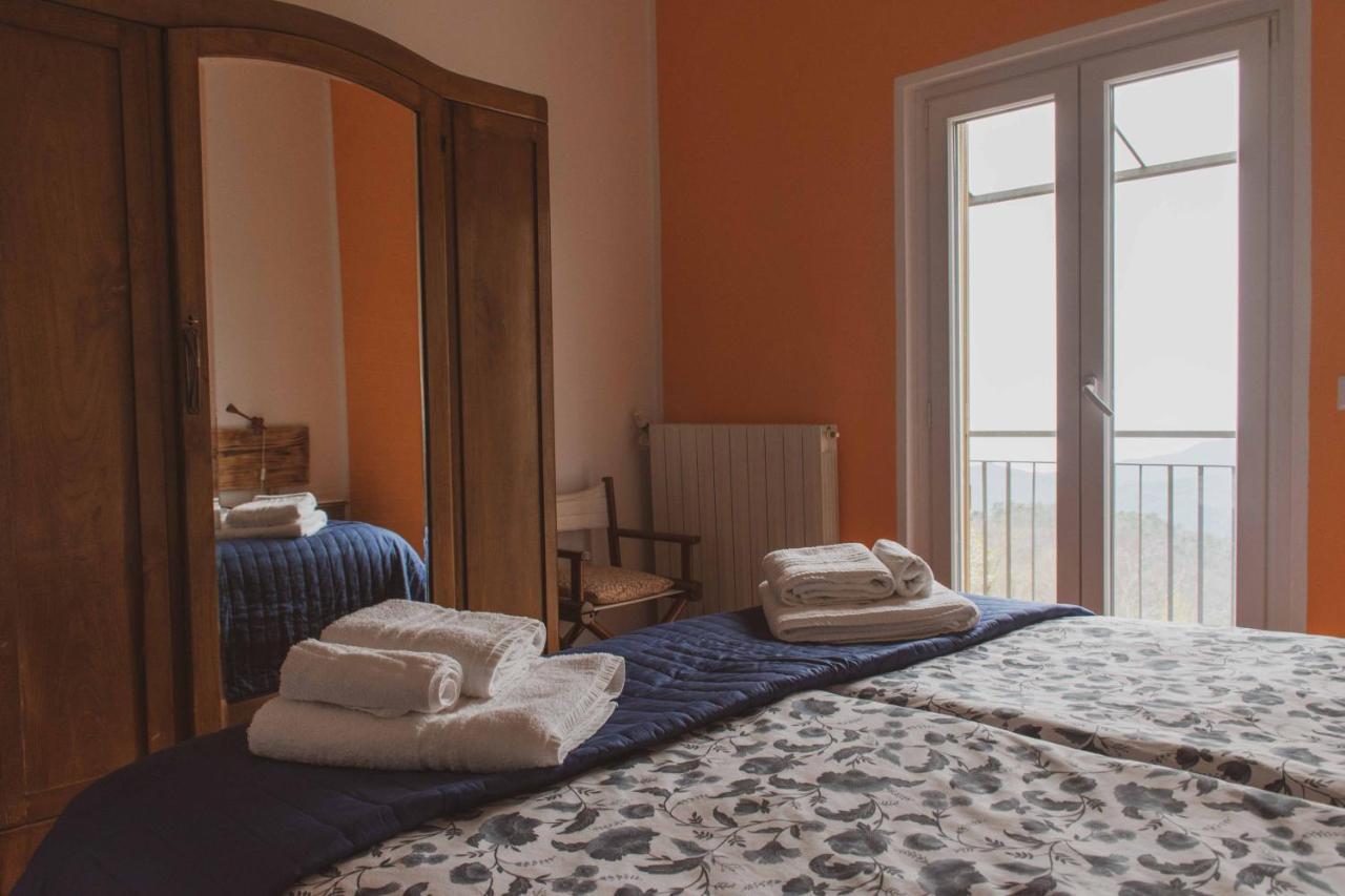 Bed And Breakfast Humus Sapiens Castiglione Chiavarese Exterior photo