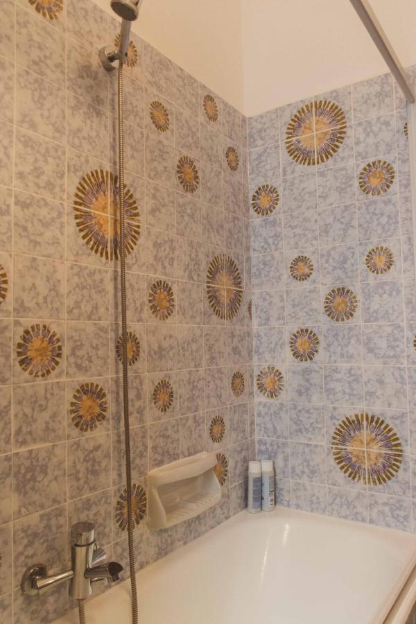 Bed And Breakfast Humus Sapiens Castiglione Chiavarese Exterior photo